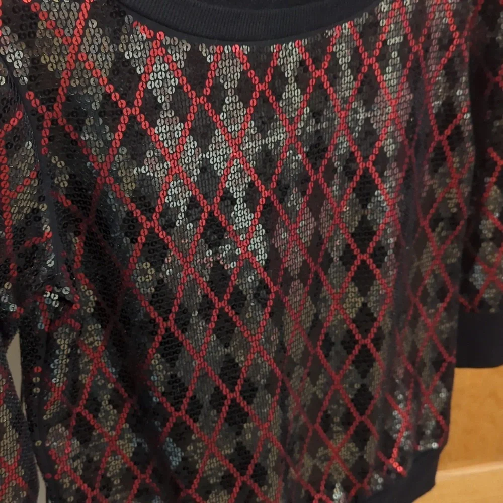 Express Sequin Top - Picture 2 of 4